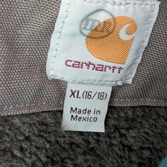 Men's Carharrt sherpa vest with Pendleton wool fabric detailing. - Picture 4 of 4